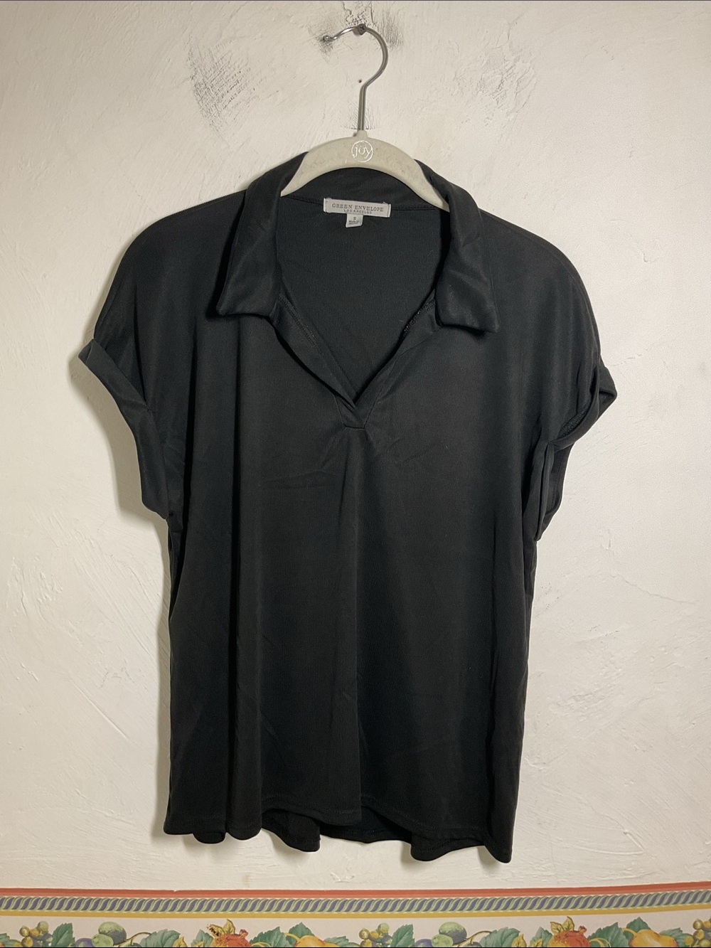Green Envelope Black Ribbed Knit V-Neck Polo Top Size S